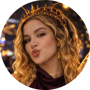 Studiamo business, mercato, competitor e presenza
                                digitale attuale.